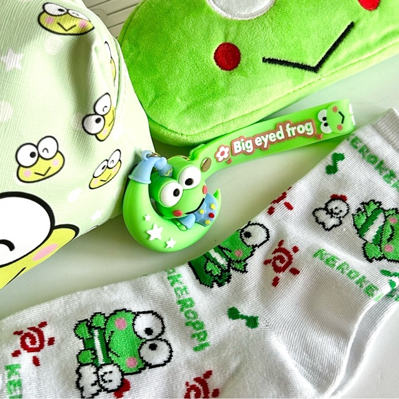 💚Keroppi Lover’s Adorable 5-Piece Bundle - Picture 7 of 8